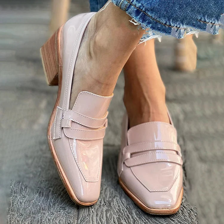 Mocasines Charol con Tacón Ancho