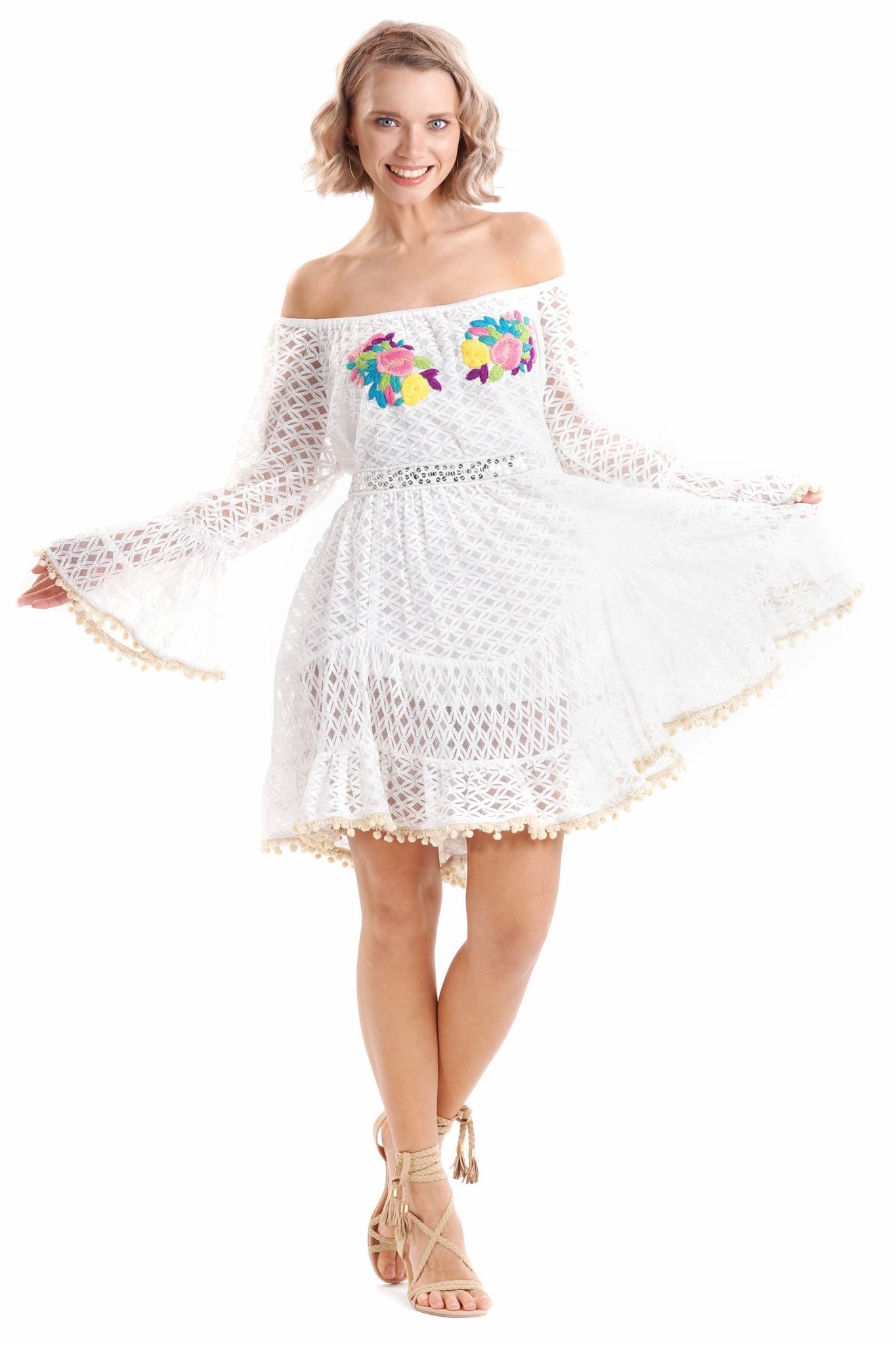 Vestido con bordado de colores