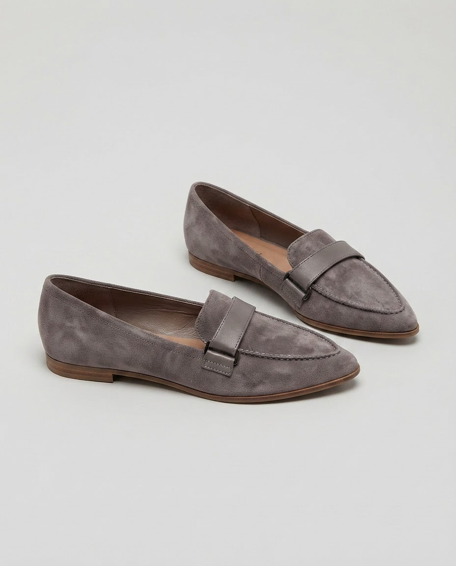 Mocasín de Punta con Tira en el Empeine