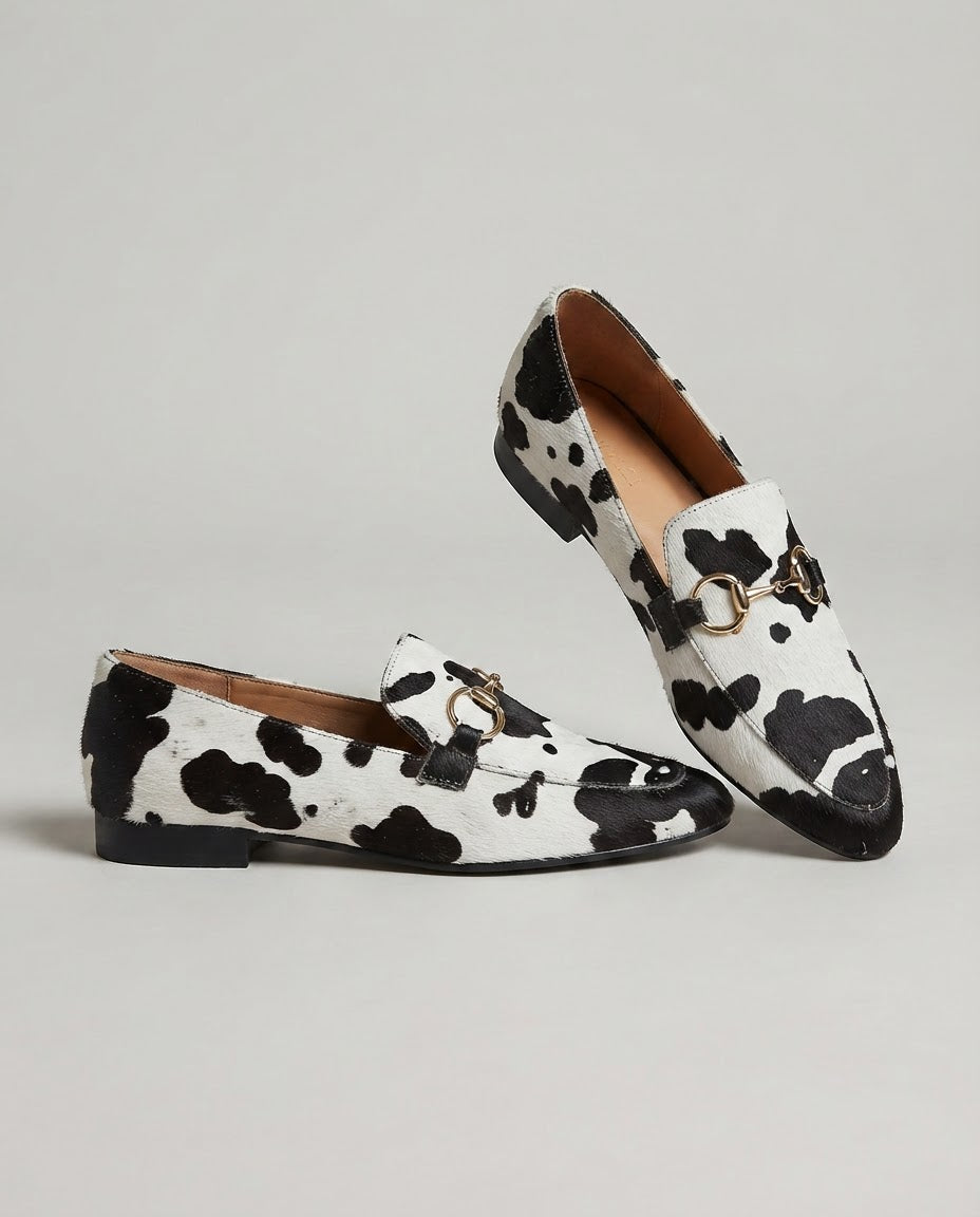 Mocasín de Pelo con Estampado Maculado Blanco y Negro